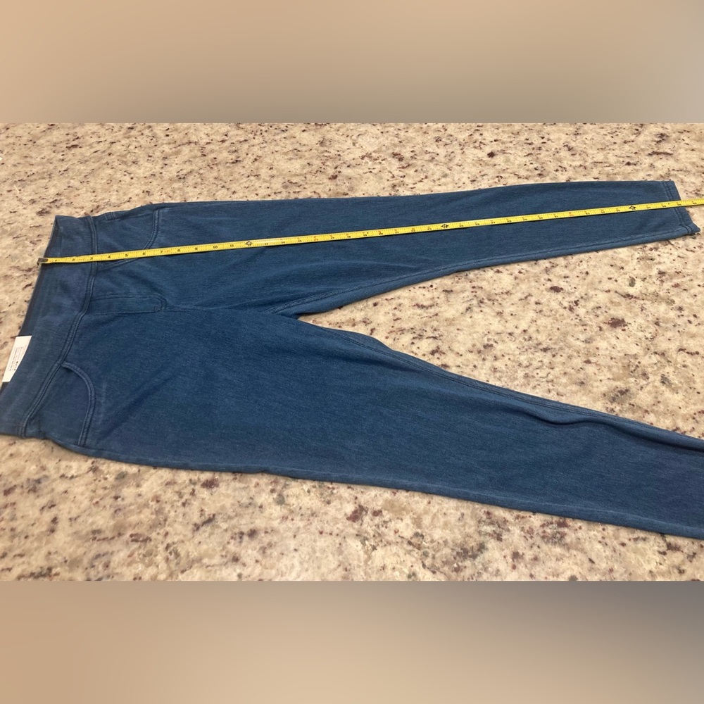 HUE Women's small denim stretch yoga/leggings pants NWT, $48 MSRP - Picture 6 of 9